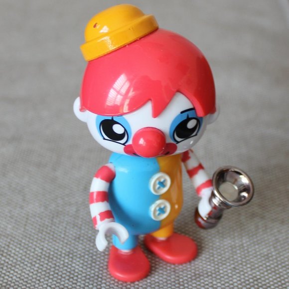 FREE* Ryan The Clown 3" action figure with trumpet Ryan's World 3 toy figurine - Picture 4 of 4